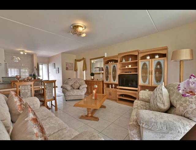 3 BEDROOM COMPLEX FOR SALE IN OAKDENE